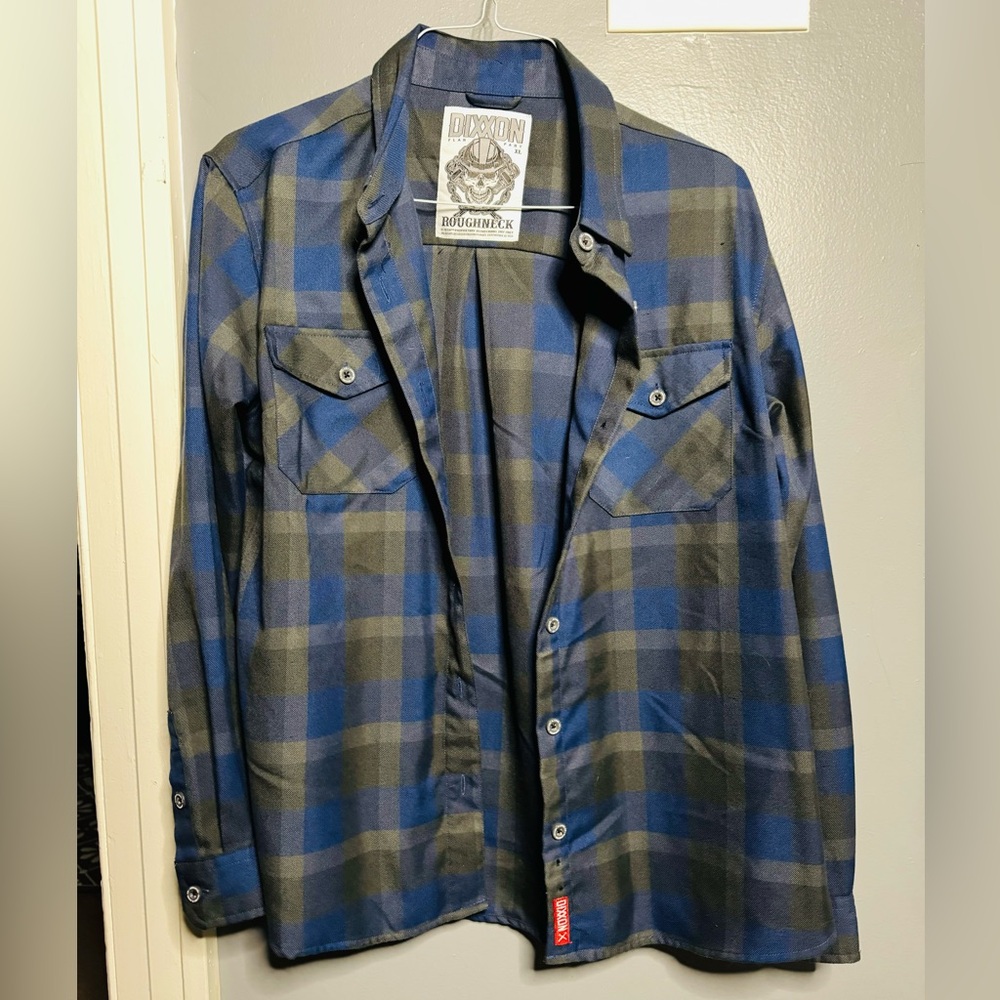 Dixxon women’s XL flannel, lightly worn,non smoking household.